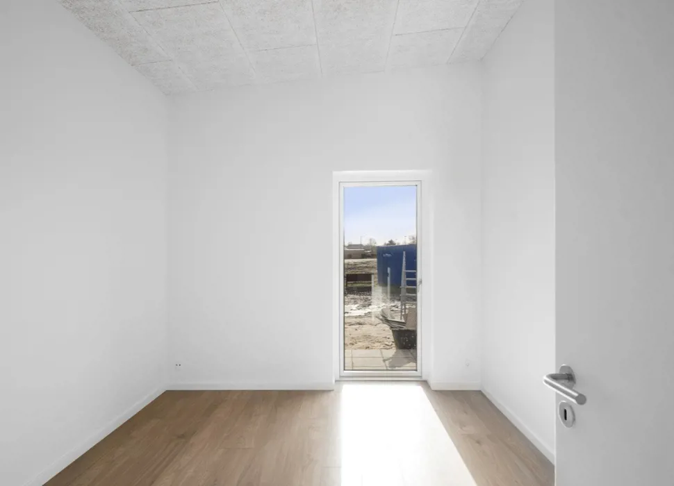 Fantastisk og nyopført rækkehus i et plan med have  11